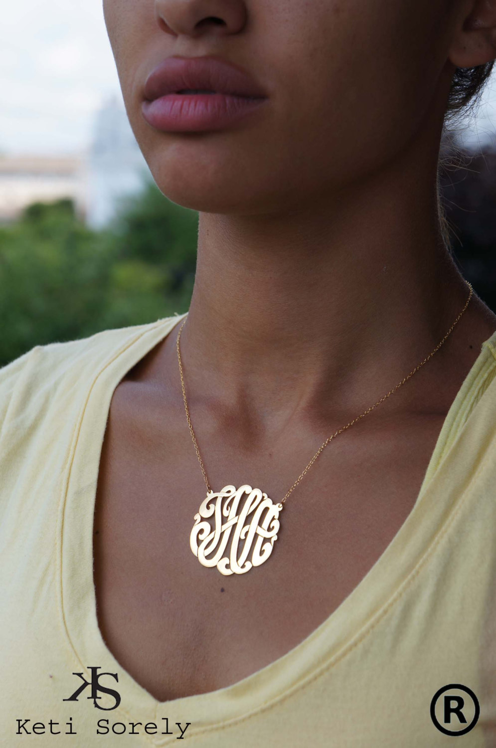 Handgemachte Initialen Monogramm Halskette aus 14K Gold | Personalisierter Schmuck in allen Gr&ouml;&szlig;en
