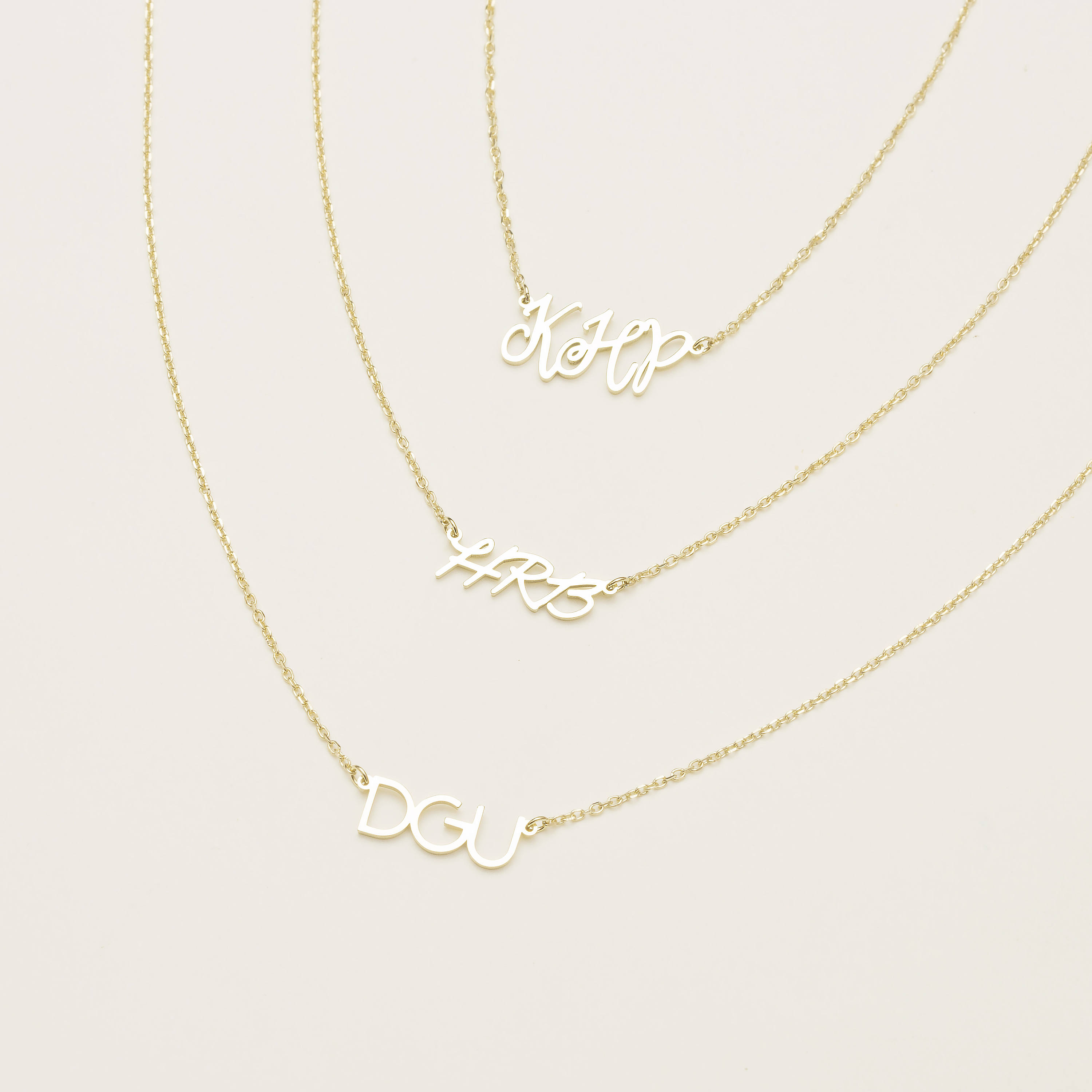 Personalisierte Initial Halskette - Minimalistischer Schmuck - Benutzerdefinierte Buchstaben - PN02I