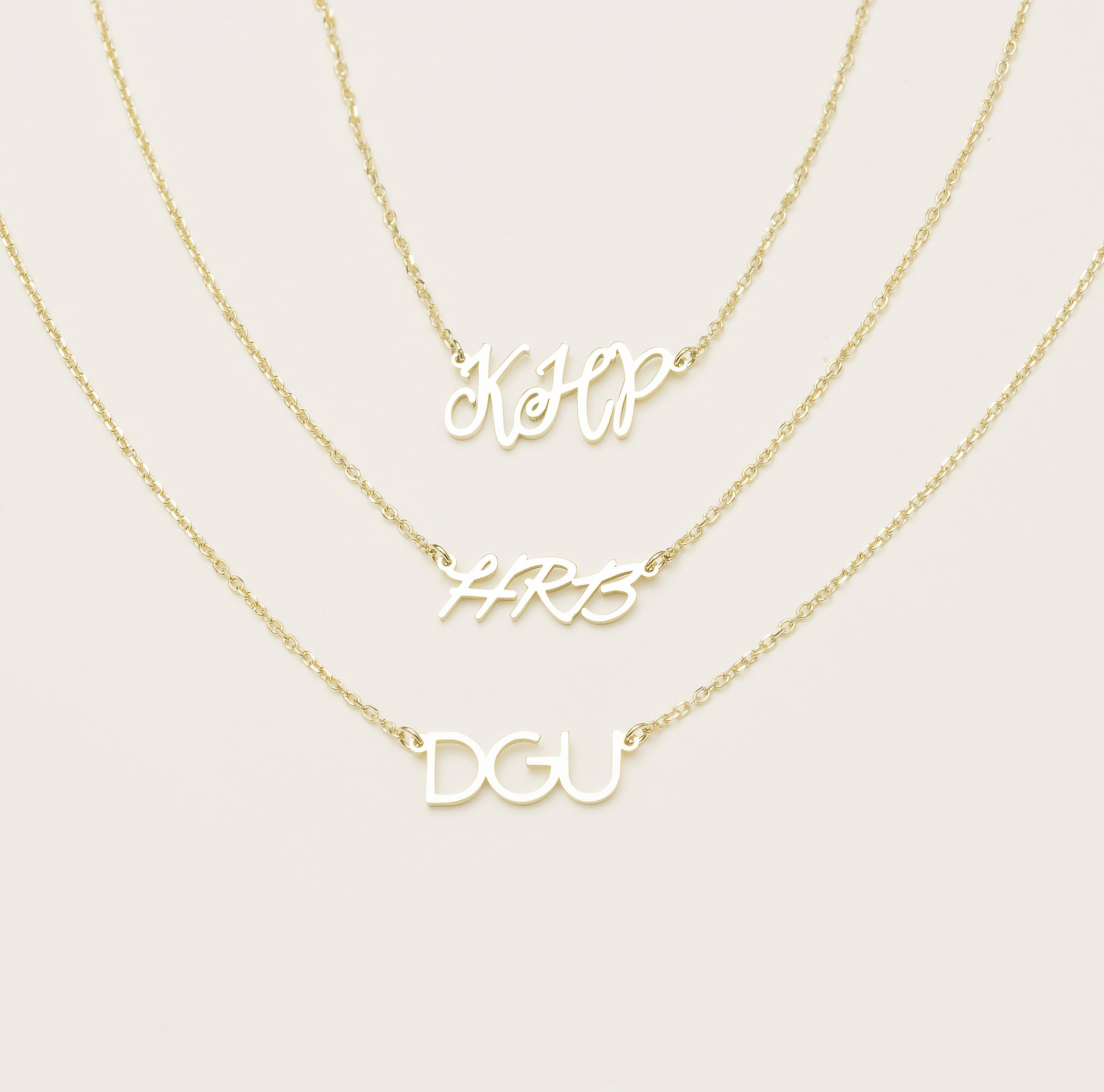 Personalisierte Initial Halskette - Minimalistischer Schmuck - Benutzerdefinierte Buchstaben - PN02I