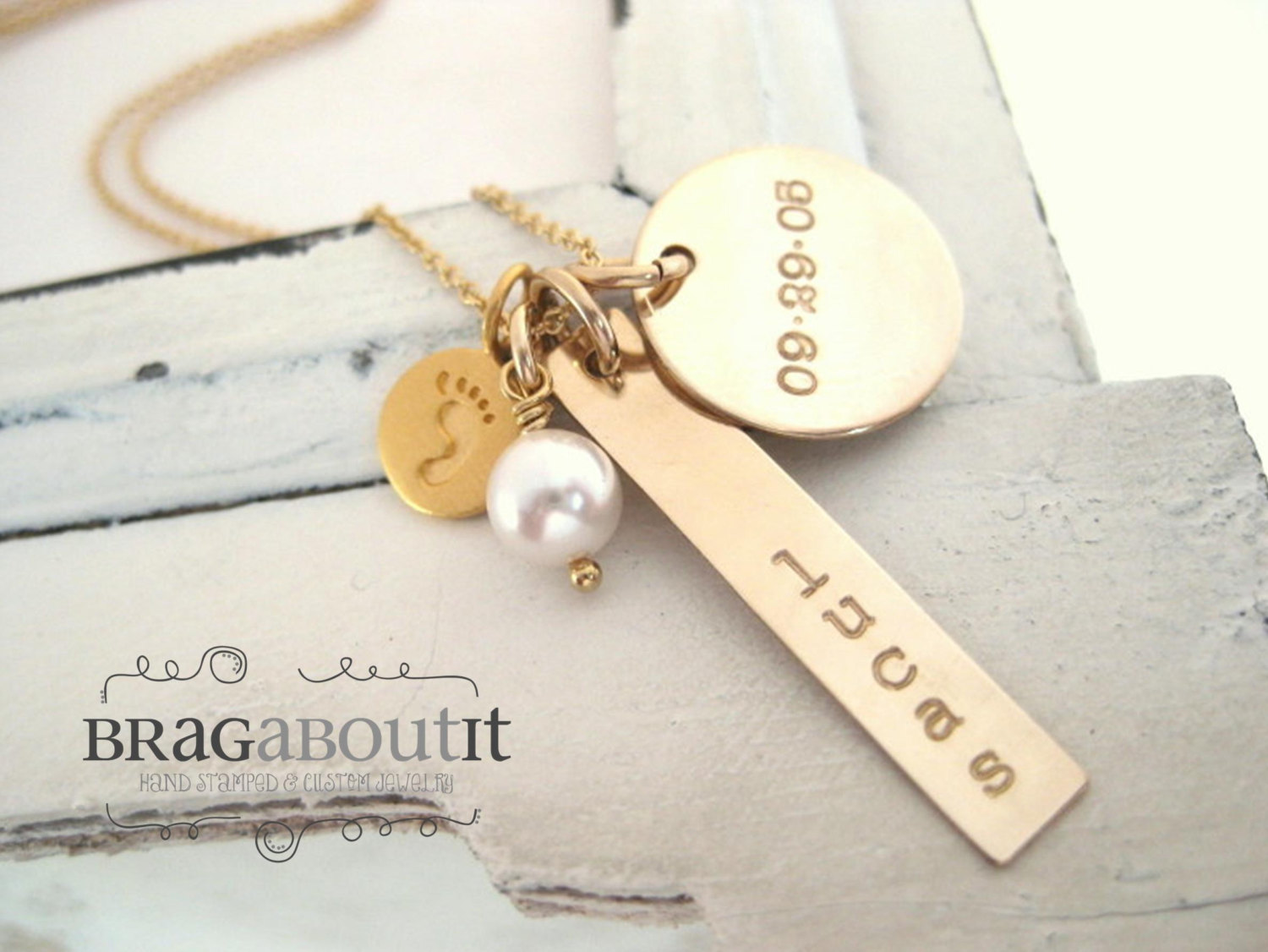 Personalisierte Fu&szlig;abdruck Halskette aus 14K Gold gef&uuml;llt - Handgestempelter Schmuck f&uuml;r Babys - Personalisierter Schmuck zum Angeben
