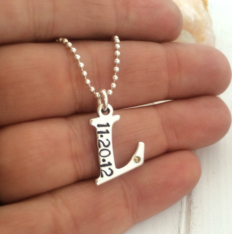 Personalisierte Initial Halskette aus Sterling Silber mit Datum - Mutter Halskette - Brief und Geburtstag