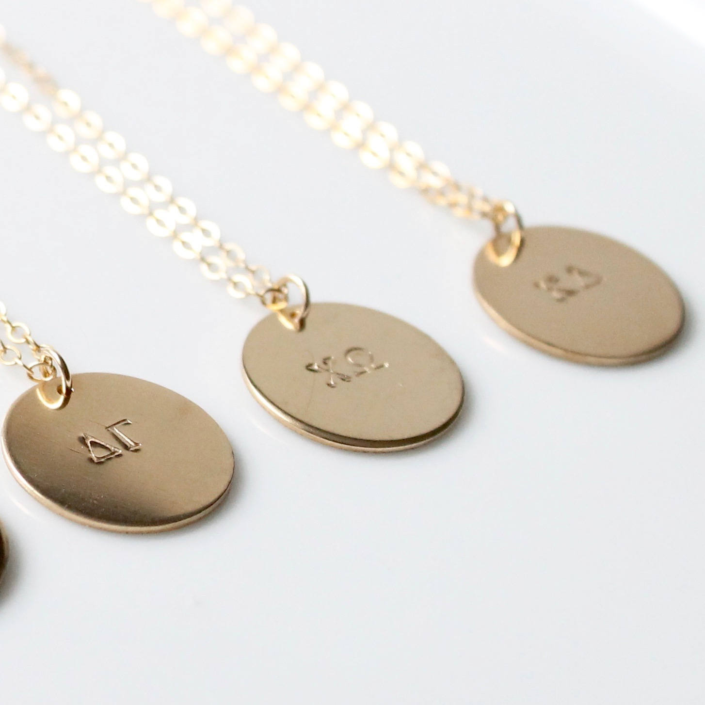 KAPPA DELTA Halskette KD Maxi Goldcharme Sorority Lange Halskette 14k Gold gef&uuml;llt