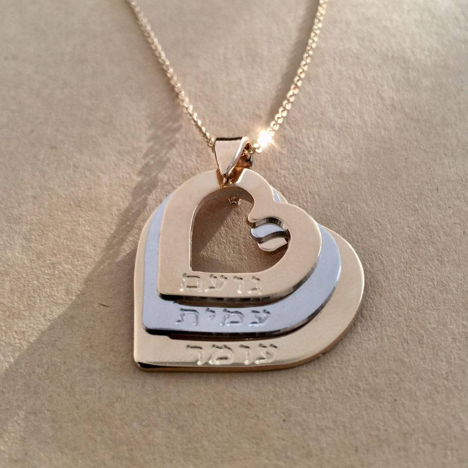 Personalisierte Mom Halskette mit Namen und Herzen - Geschenke zum Muttertag und Geburtstag