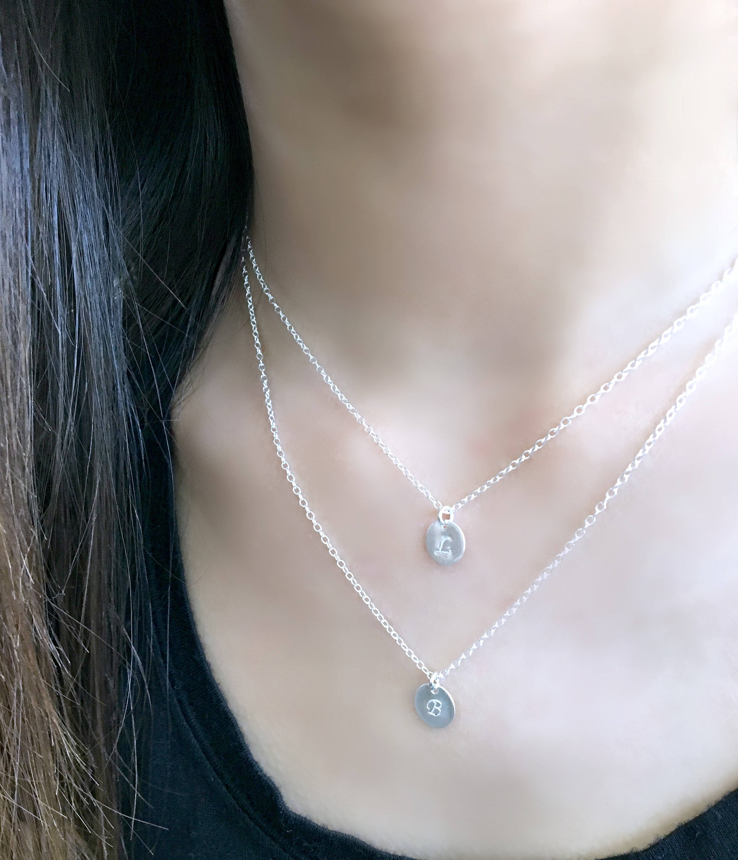 Personalisierte Initial Halskette aus 925 Sterling Silber - Handgestempelter Schmuck mit individuellen Buchstaben