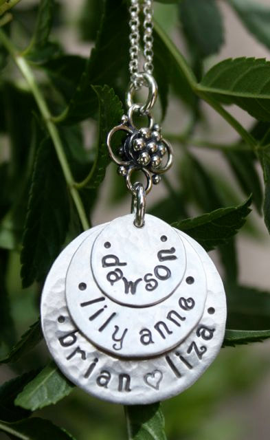 Personalisierte Mama Halskette aus 925 Silber - Familien Schmuck Geschenk f&uuml;r Mutter &amp; Gro&szlig;mutter