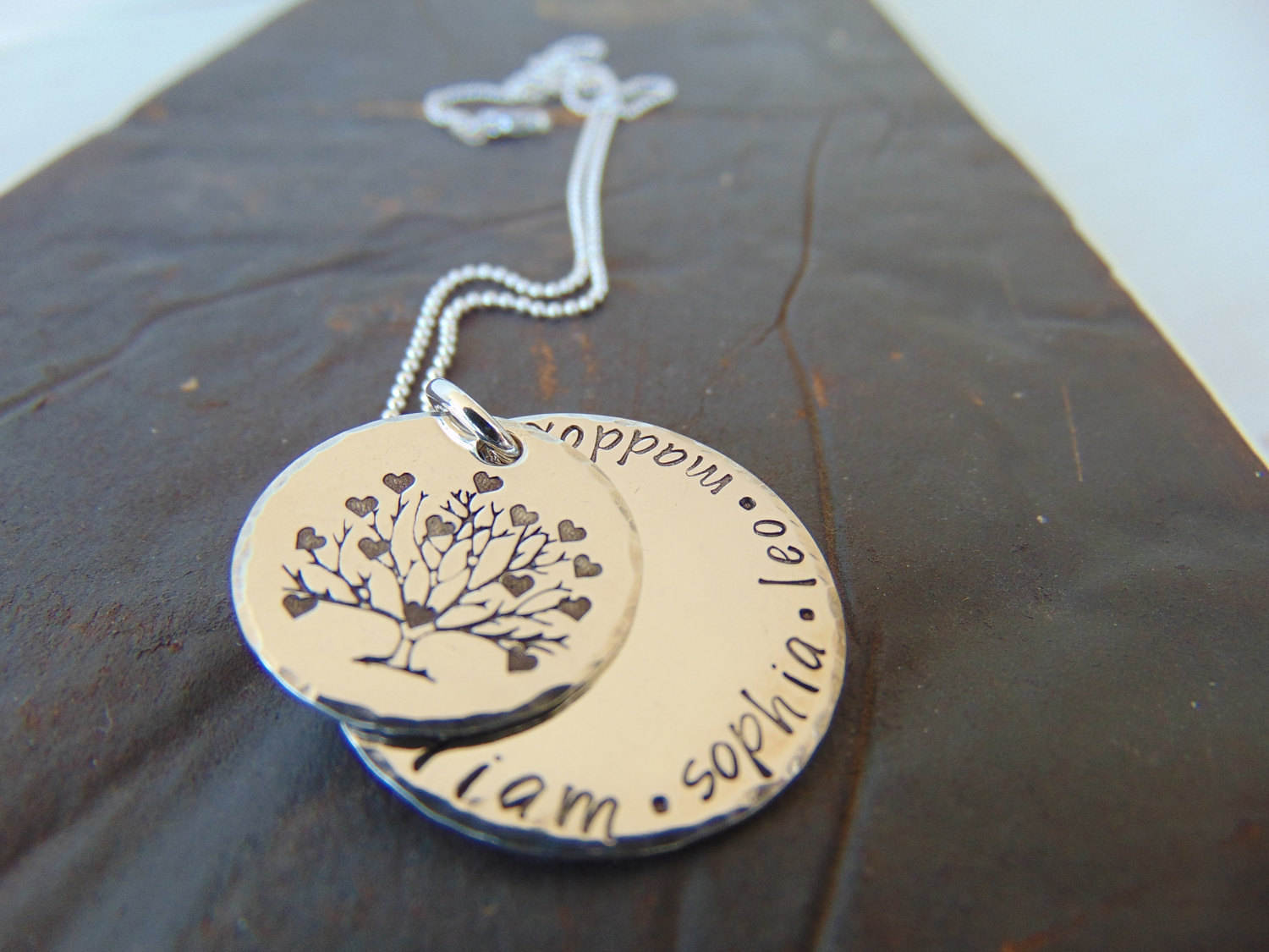 Personalisierte Mutter Halskette mit Namen - Handgestempelter Stammbaum Anh&auml;nger aus Sterling Silber - Geschenk