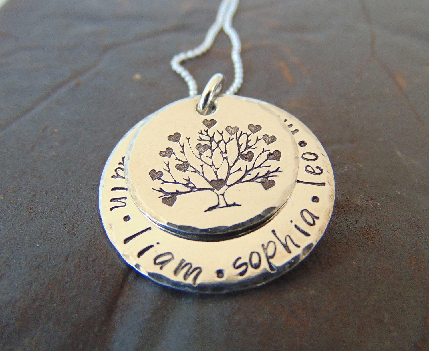 Personalisierte Mutter Halskette mit Namen - Handgestempelter Stammbaum Anh&auml;nger aus Sterling Silber - Geschenk