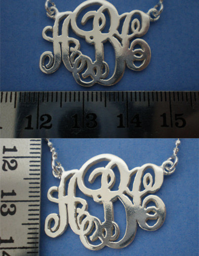Personalisierte Monogramm Halskette mit 3 Initialen - Silber Schmuck f&uuml;r Teenager