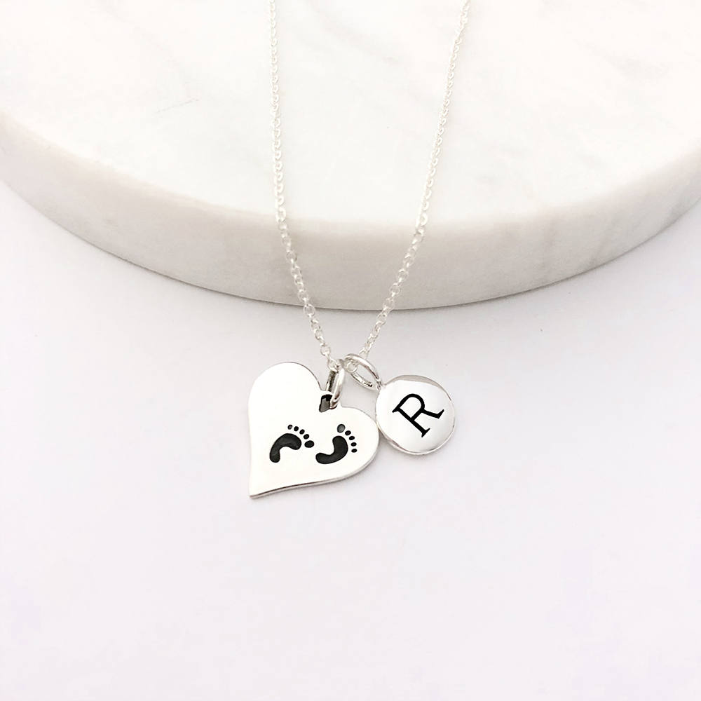Personalisierte Silber Halskette mit Initial und Herz - Geschenk f&uuml;r Mama | Monogramm Kette