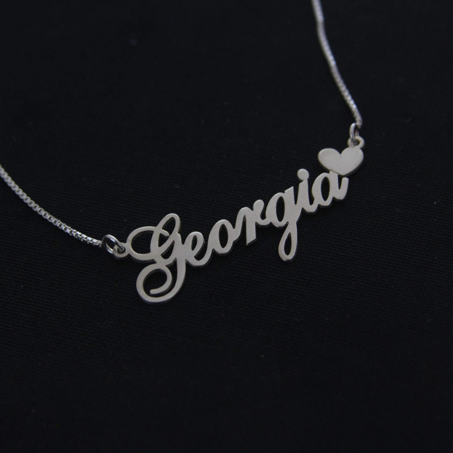 Personalisierte Silber Namenskette Georgia - Handgefertigte Halskette mit Wunschname | Geschenkidee