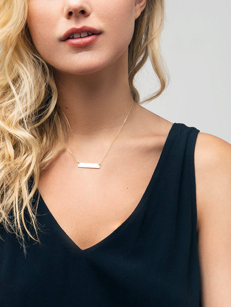 Personalisierte Namenskette aus Gold - Bar Halskette mit Initialen und Daten - Sterling Silber - Gold und Rose Goldf&uuml;llung