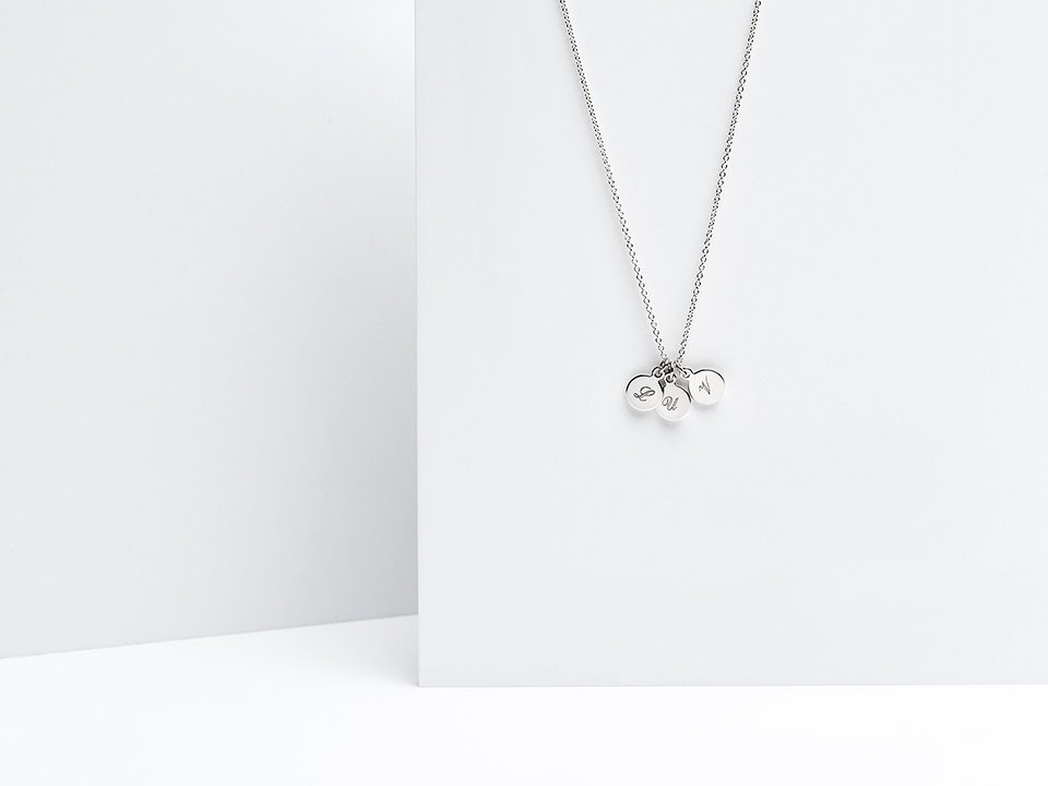 Personalisierte Initial Halskette mit drei Discs aus Sterling Silber - Geschenkidee zum Gravieren - Minimalistischer Schmuck von LITTIONARY