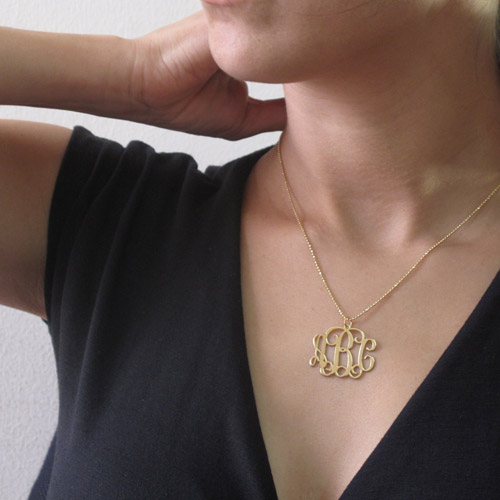 Personalisierte Initialen Halskette aus 18 Karat vergoldetem Sterlingsilber