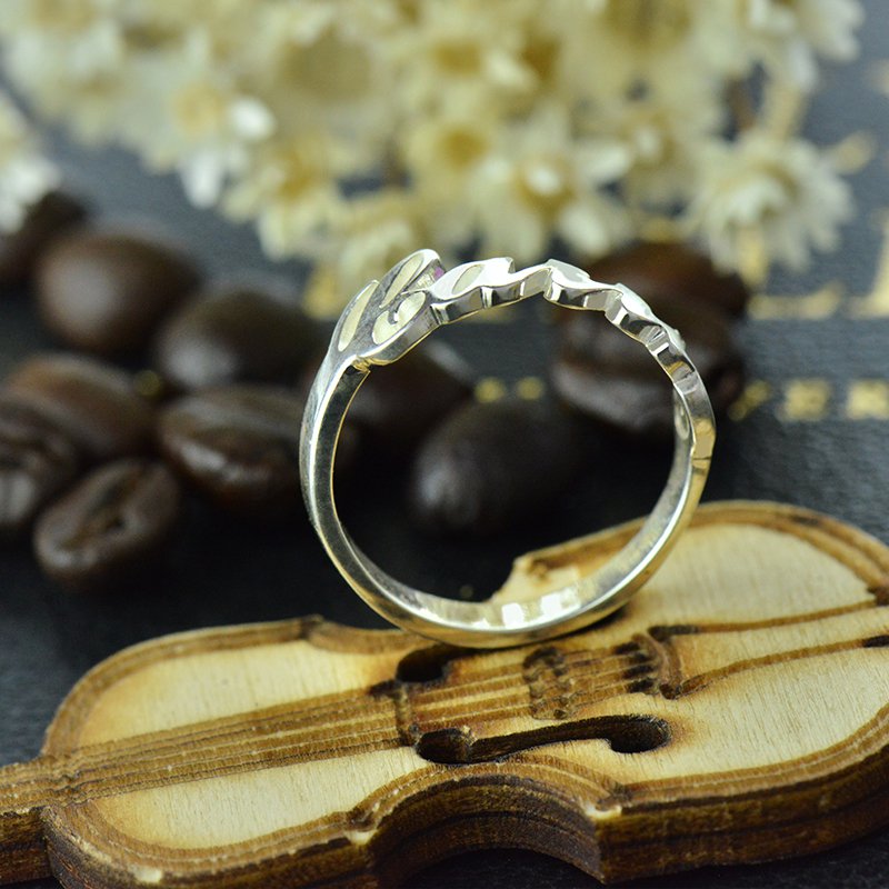 Personalisierte Carrie Namensringe aus Sterlingsilber - Geschenk