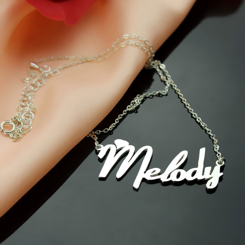 Personalisierte 18ct wei&szlig;goldbeschichtete Fiolex Girls Schriftart Herz Namenshalskette